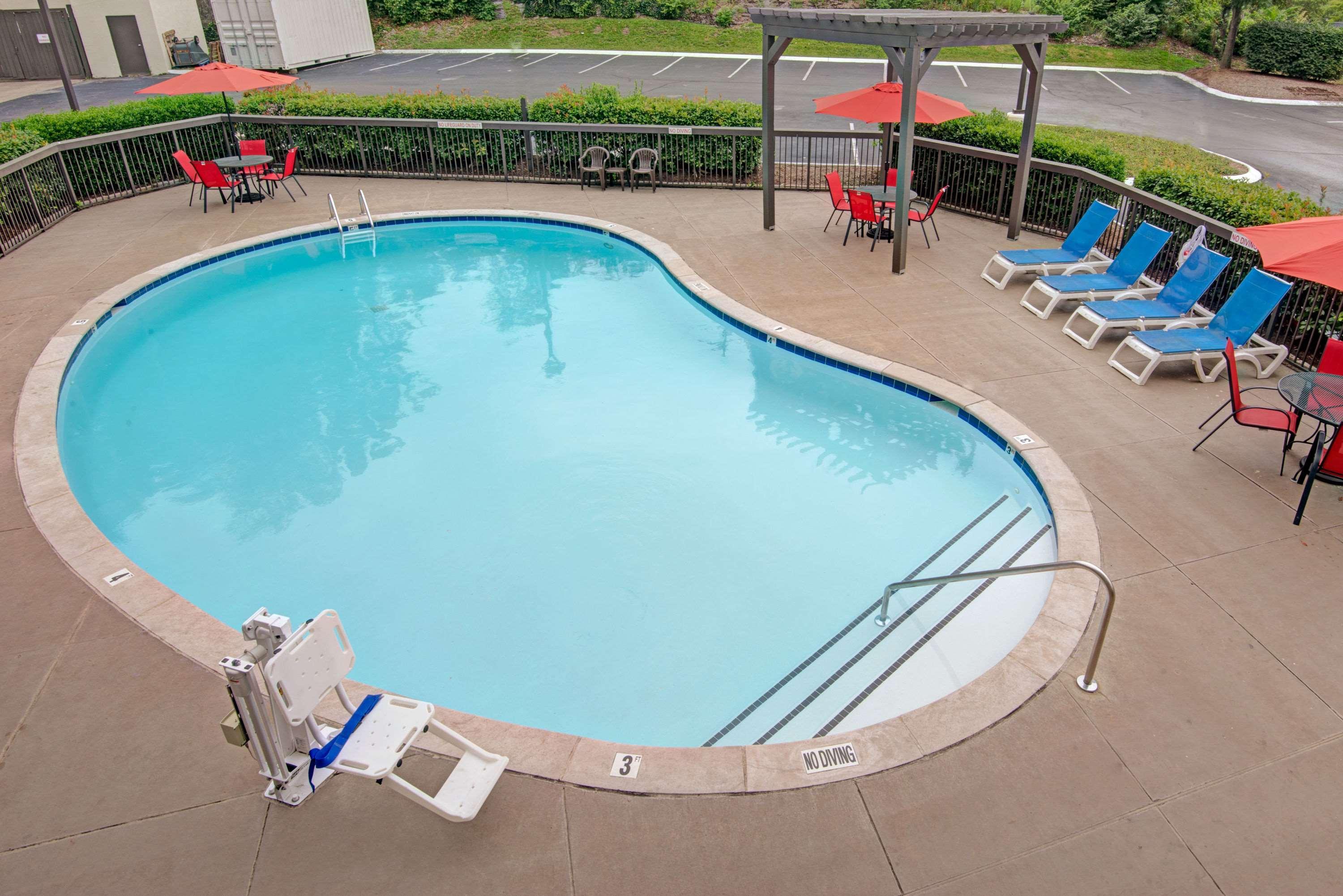 Hotel Baymont By Wyndham Airport Nashville